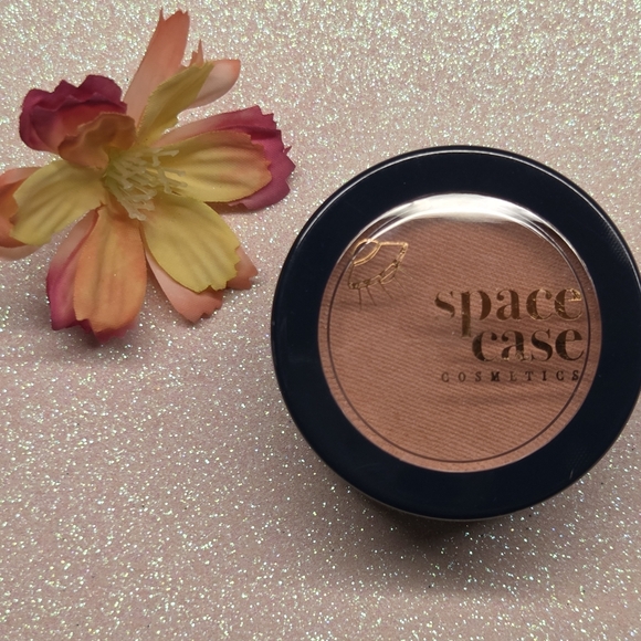 It's Not Me, It's My Sign Blush Space Case Cosmetics NWT - Picture 1 of 4